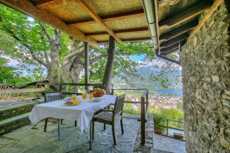 Ferienhaus mit Hund in Bióggio, Breganzona für max. 2 Personen Ferienhaus mit Hund in Bióggio, Breganzona für max. 2 Personen