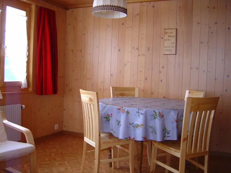 Ferienwohnung mit Hund in Frutigen, Kandergrund für max. 11 Personen Ferienwohnung mit Hund in Frutigen, Kandergrund für max. 11 Personen
