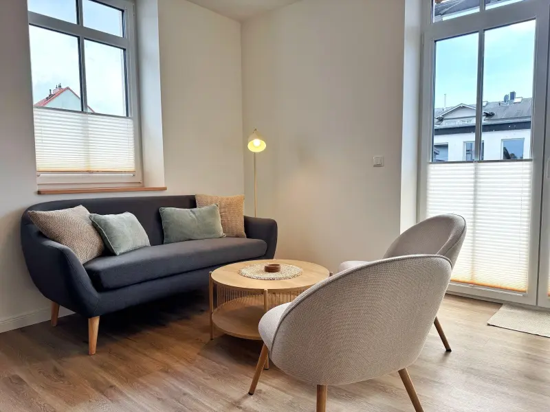 Hafenmeister Malte – Entspannt wohnen mit Balkon und Hafenflair