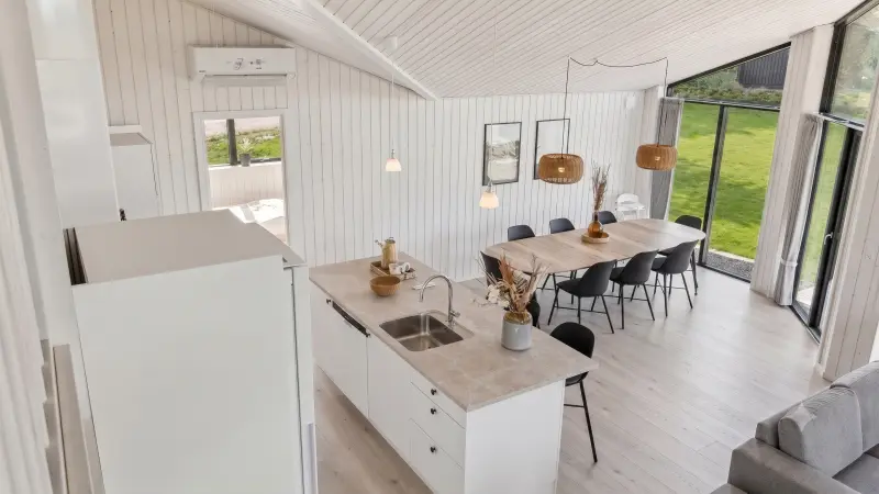 Moderne sommerhus med sauna nær stranden på Møn