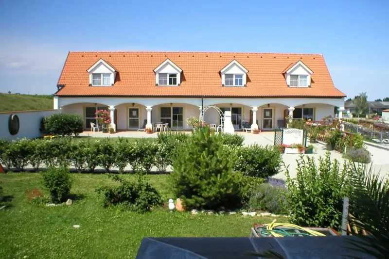 Ferienhaus in Mörbisch am See, Neusiedler See f&uuml;r max. 5 Personen