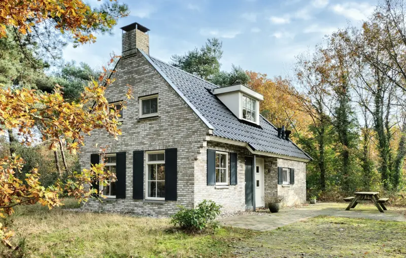 Voll ausgestattetes Ferienhaus mit beheiztem Pool und Terrasse | Panoramablick | Haustierfreundlich