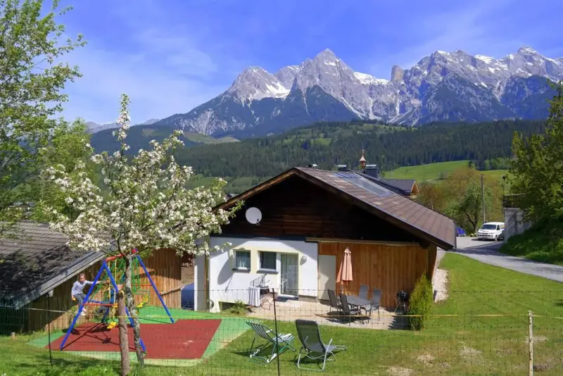 Ferienwohnung mit Hund in Maria Alm am Steinernen Meer für max. 4 Personen Ferienwohnung mit Hund in Maria Alm am Steinernen Meer für max. 4 Personen