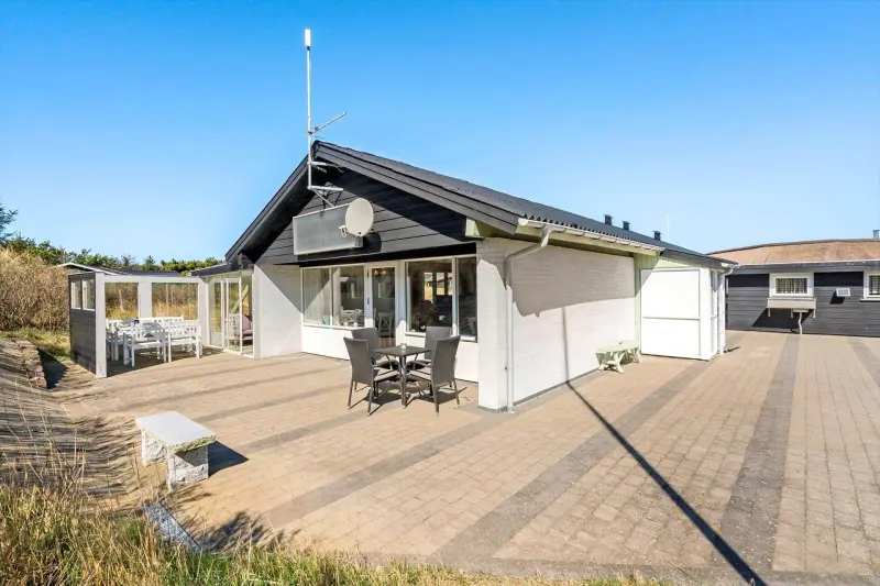 Ferienhaus mit Hund in Houvig Strand fuer max. 6 Personen