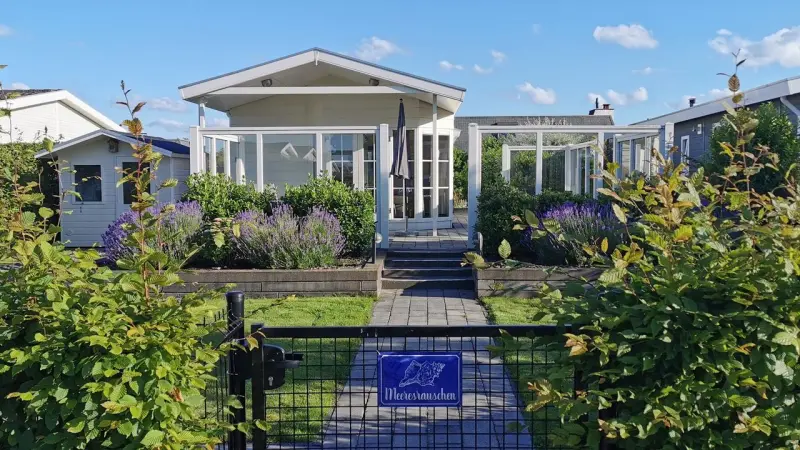 Ferienhaus mit Terrasse und Garten | Gartenblick