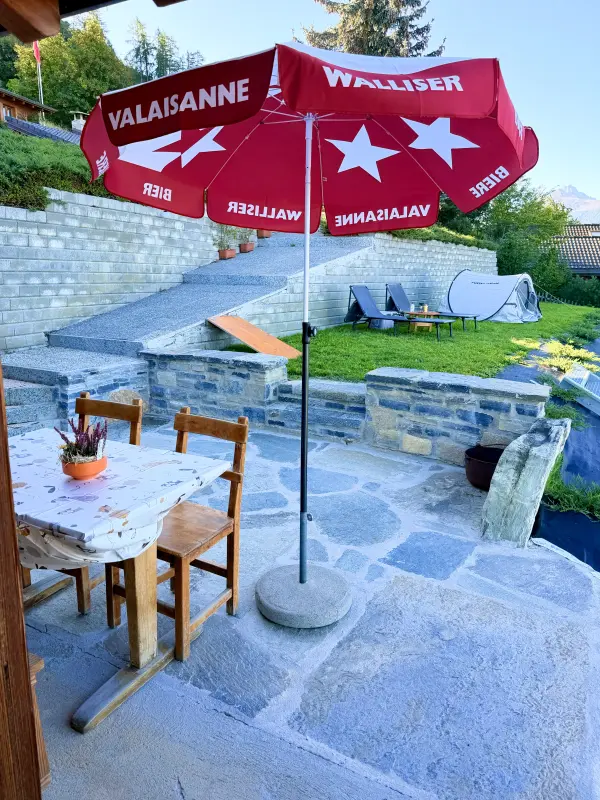 Ferienhaus mit Hund in Nax, Schweiz für max. 2 Personen Ferienhaus mit Hund in Nax, Schweiz für max. 2 Personen