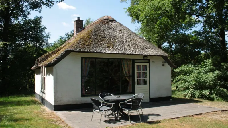 Ferienhaus mit Terrasse, Garten und Pool