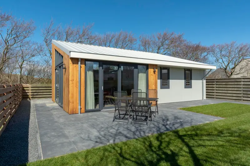 Bungalow mit Garten und Terrasse