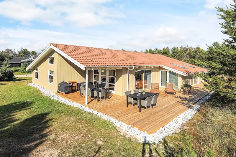     
Ferienhaus ∙ 10 Gäste ∙ 4 Schlafzimmer
