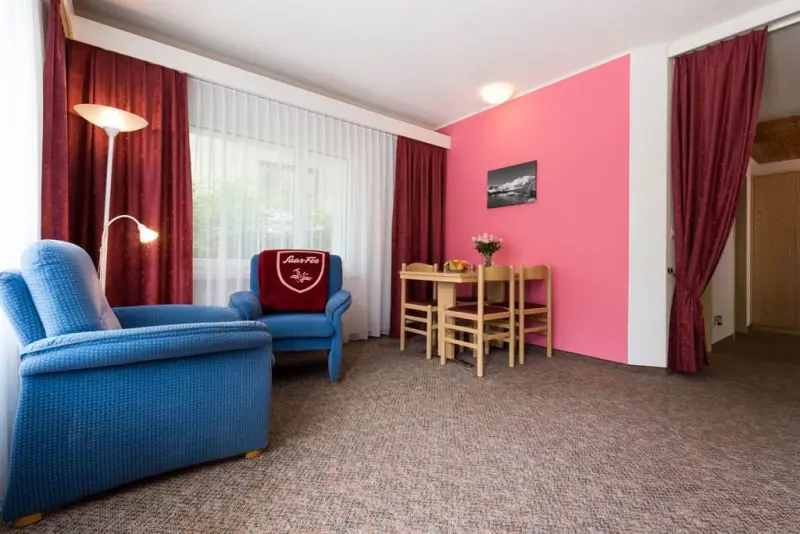 Ferienwohnung mit Hund in Saas-Fee für max. 2 Personen Ferienwohnung mit Hund in Saas-Fee für max. 2 Personen