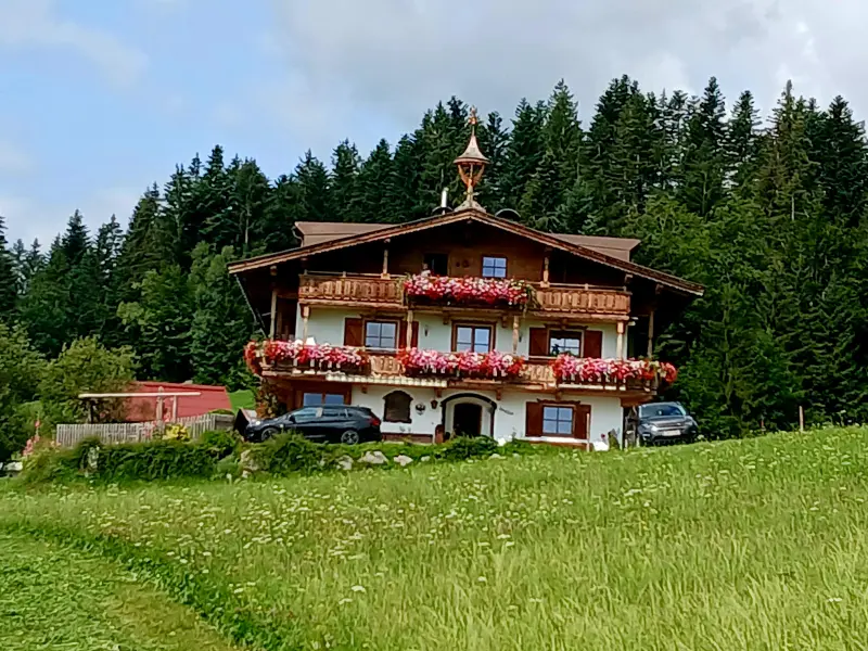 Ferienwohnung mit Hund in Sankt Johann in Tirol für max. 4 Personen Ferienwohnung mit Hund in Sankt Johann in Tirol für max. 4 Personen
