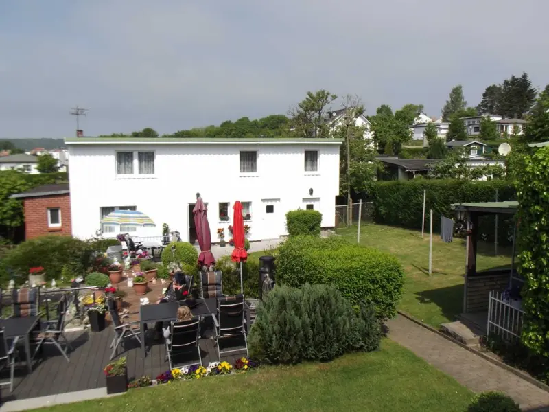 Wohnung mit Garten und Grill