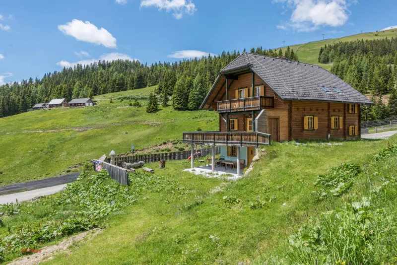    
Hütte ∙ 18 Gäste ∙ 7 Schlafzimmer
