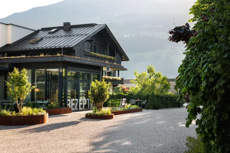 Apartment mit Pool, Garten und Sauna | Gartenblick
