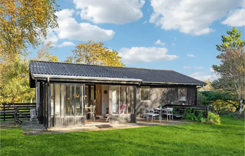 Ferienhaus mit Hund in Rindby Strand fuer max. 4 Personen