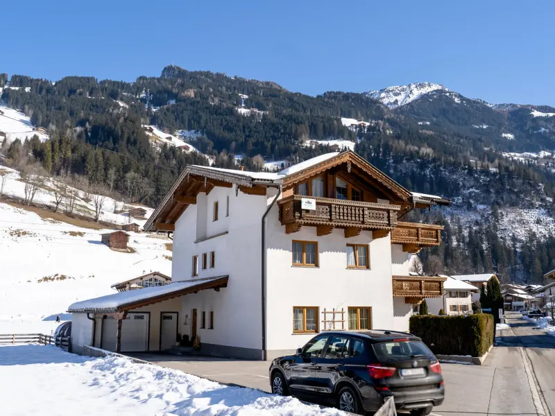 Ferienwohnung mit Hund in Ramsau im Zillertal, Hippach für max. 6 Personen Ferienwohnung mit Hund in Ramsau im Zillertal, Hippach für max. 6 Personen