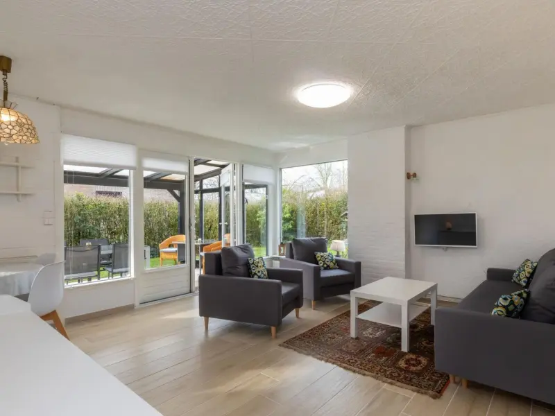 Ferienhaus mit Terrasse und Garten