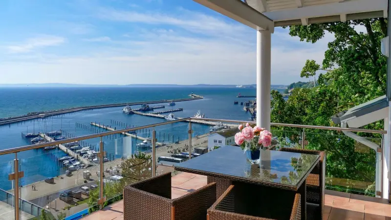 Voll ausgestattete weiträumige Ferienwohnung mit Sauna | Meerblick | Ideal für Homeoffice