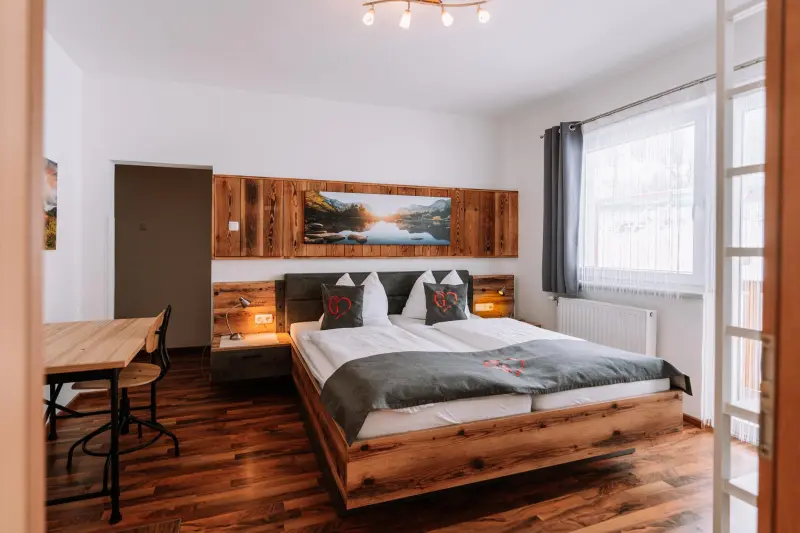 Kinderfreundliche gemütliche Wohnung mit Garten, Grill und Terrasse | Perfekt für die Arbeit von Zuhause | Haustierfreundlich
