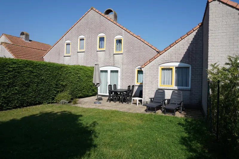 Ferienhaus mit Terrasse, Garten und Grill