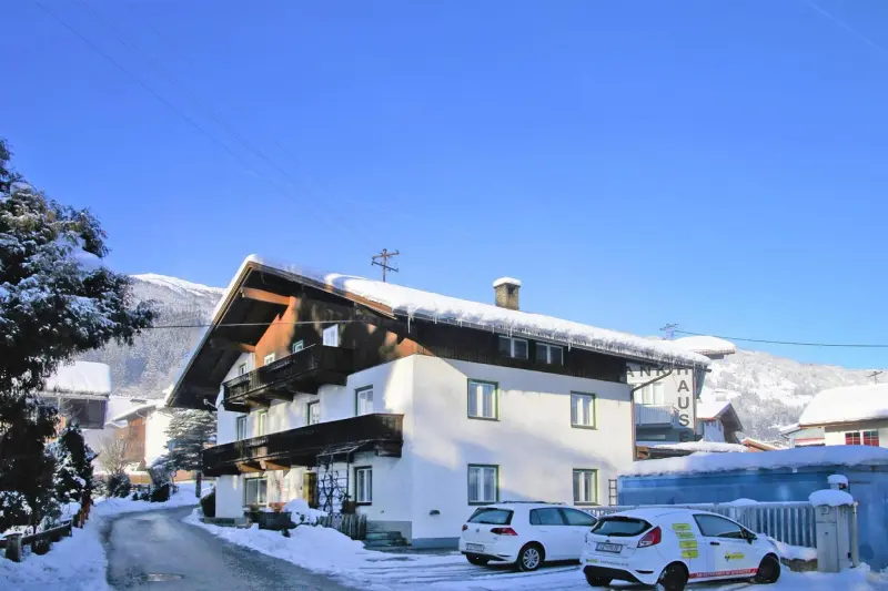 Ferienhaus mit Hund in Fügen, Zillertal fuer max. 24 Personen