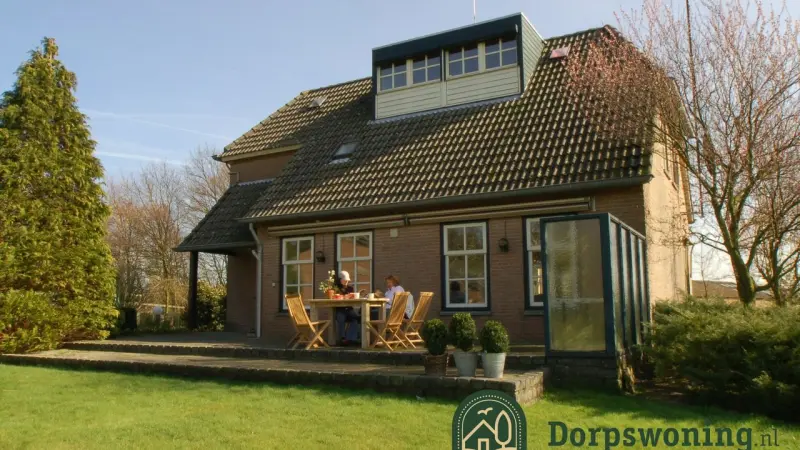 Ferienhaus mit Terrasse, Grill und Garten