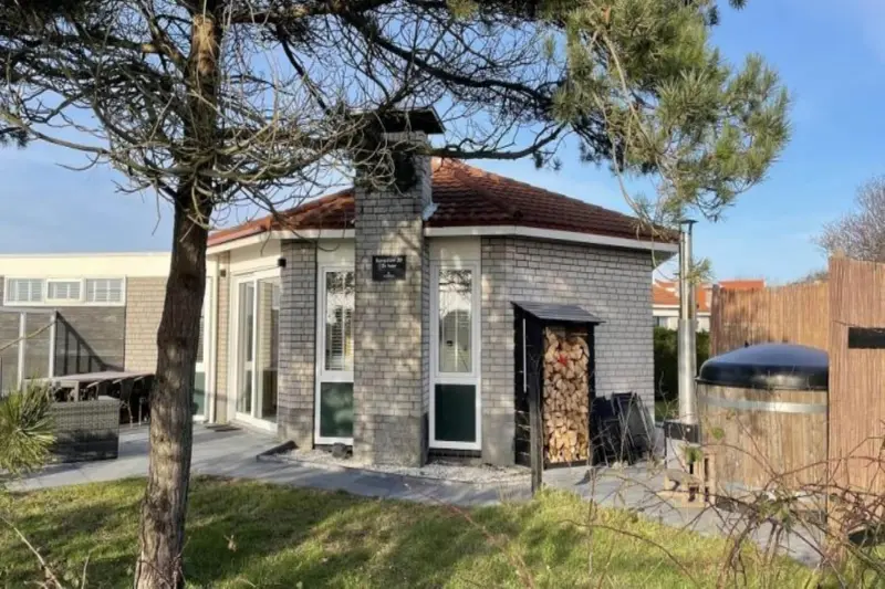 Ferienhaus mit Terrasse, Whirlpool und Sauna