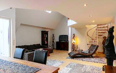 200 m² Apartment