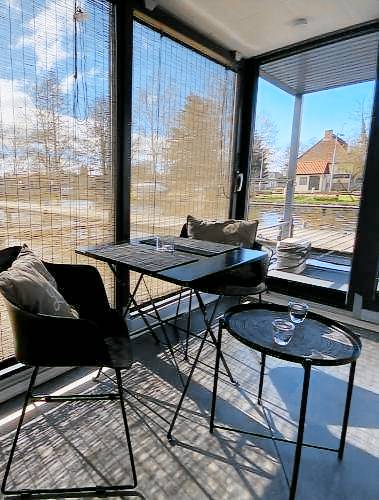 18 m² Hausboot