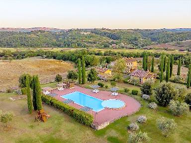 Casa con giardino, barbecue e terrazza