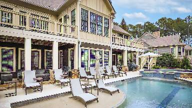 650 m² House