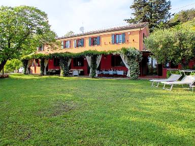 Ferienhaus mit Grill, privatem Pool und Garten