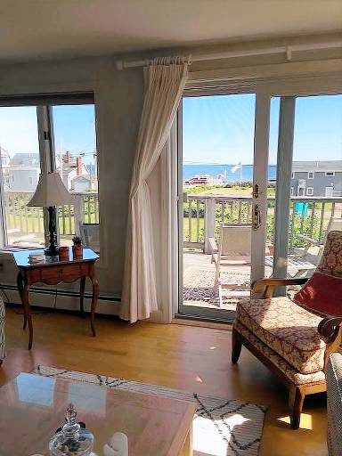 130 m² Condo