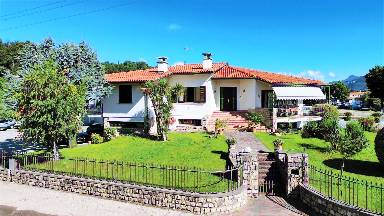 120 qm Ferienhaus mit  Garten, Umzäunt für 8 Gäste mit Hund in Raffa, Puegnago sul Garda, Italien