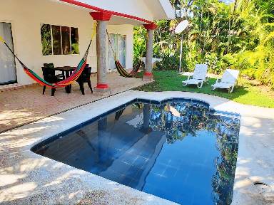 Maison de vacances avec terrasse et piscine privée