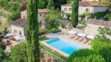 Villa mit Terrasse, privatem Pool und Garten