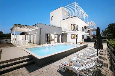 Villa mit Garten, Sauna und Grill | Wasserblick