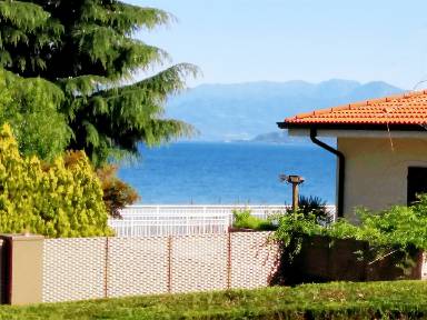 Ferienwohnung, Umzäuntes Grundstück, für 4 Gäste mit Hund in Mattarana, Gardasee-Region