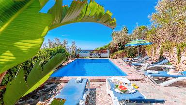 Holiday home with terrace, garden & BBQ