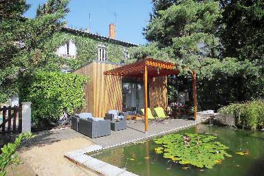 Chalet with terrace, barbecue & garden | City view | Pet-friendly