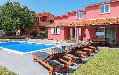 170 m² House