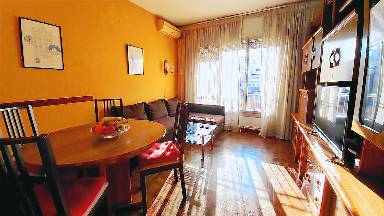100 m² Apartment