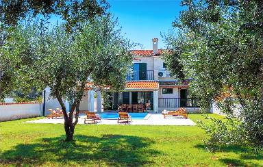180 m² House