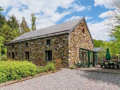 Holiday home with garden, sauna & terrace