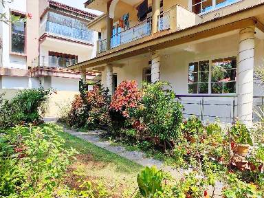 Apartment with garden