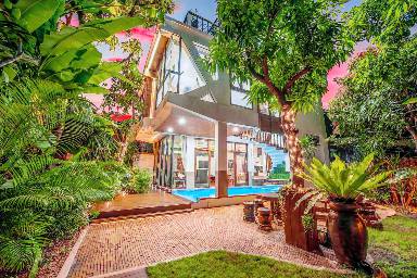 350 m² Villa