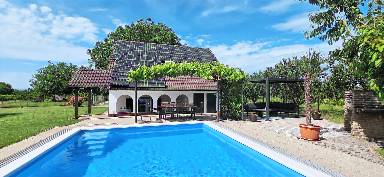 Holiday home with garden, barbecue & private pool