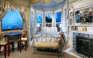 Chambre Supérieure, 1 grand lit (Sheila's Chapeau)