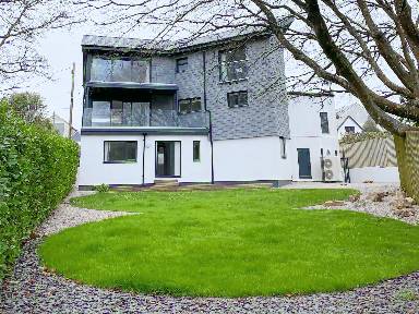 160 m² House