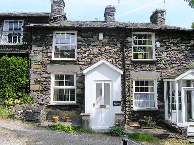 Casa rural con jardín